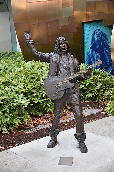 012_USA_Seattle_MoPop.JPG