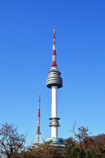 068_South_Korea_Seoul_Seoul_Tower.JPG