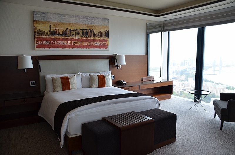 002_Azerbaijan_Baku_Fairmont_Flame_Towers.JPG