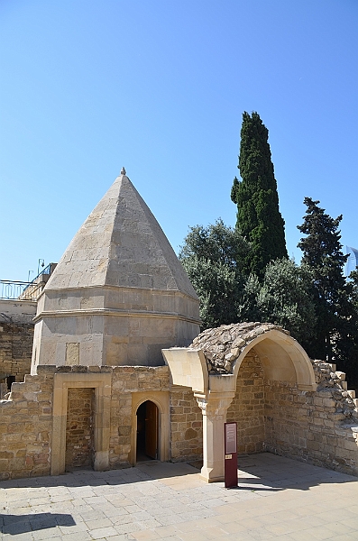 120_Azerbaijan_Baku_Shirvanshahs_Palace.JPG