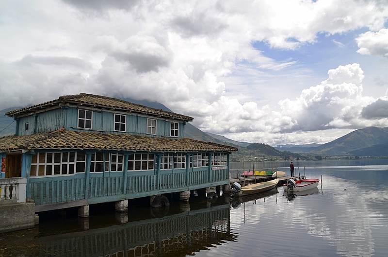 150_Ecuador_Laguna_de_San_Pablo.JPG