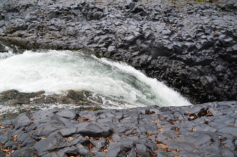 328_Ecuador_Pailon_del_Diablo.JPG