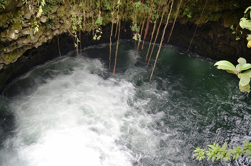 329_Ecuador_Pailon_del_Diablo.JPG