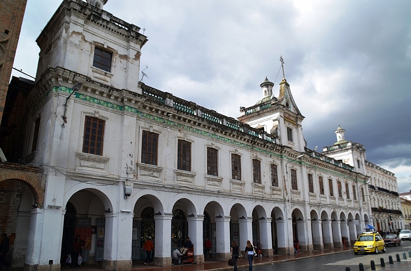 480_Ecuador_Cuenca_Parque_Calderon.JPG