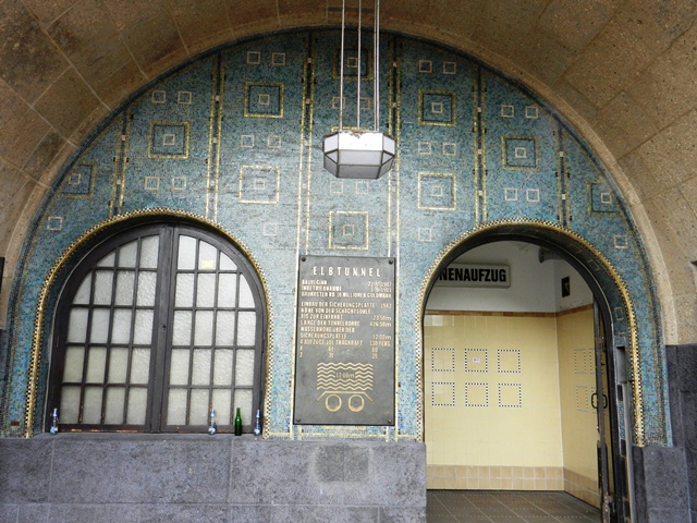 087_Hamburg_Elbtunnel.JPG
