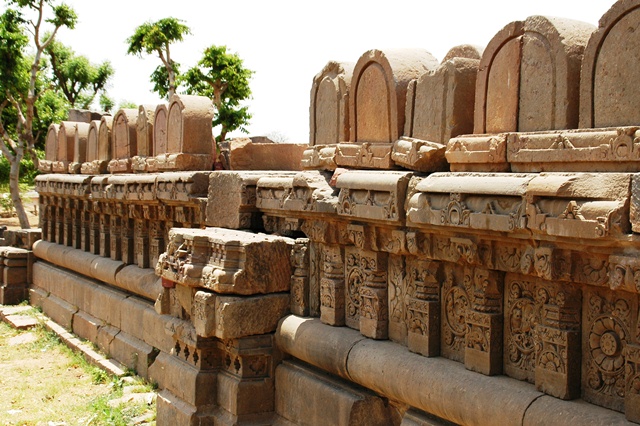 139_India_Abeneri_Harshshat_Mata_Temple.JPG