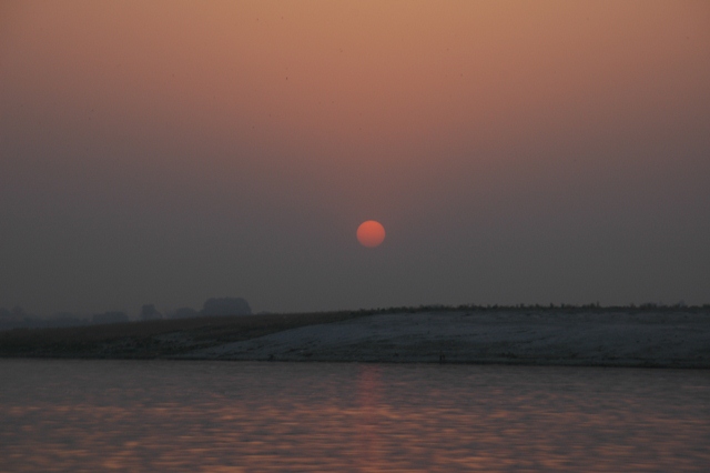 527_India_Varanasi_Sunrise.JPG