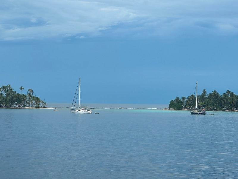 027_Panama_Holandes_Cay_Beach.JPG