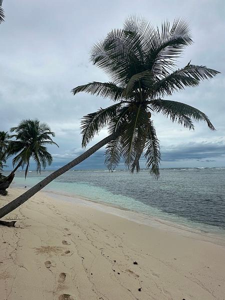 042_Panama_Holandes_Cay_Beach.JPG