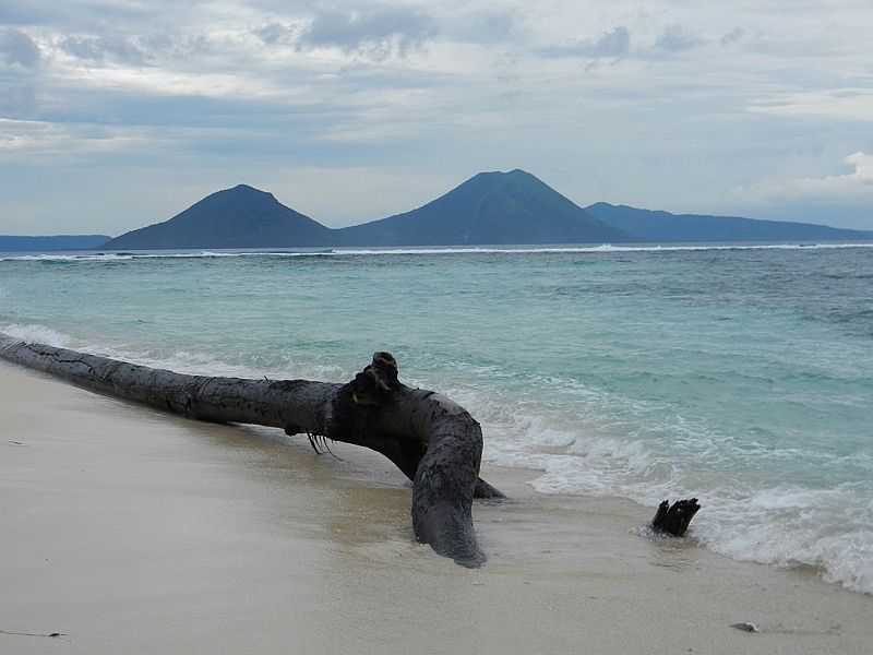 300_Papua_New_Guinea_Rabaul_Pigeon_Island.JPG - 