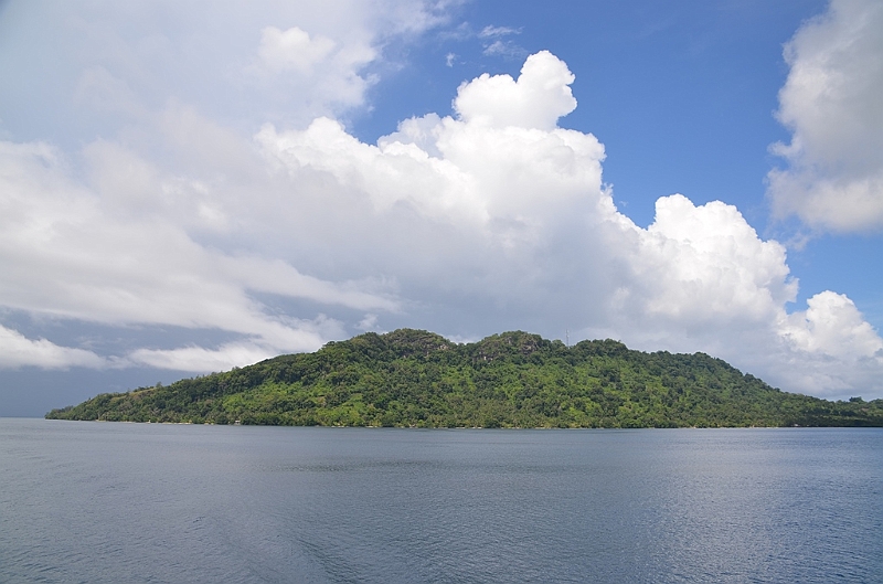 009_Solomon_Islands_Roderick_Bay.JPG