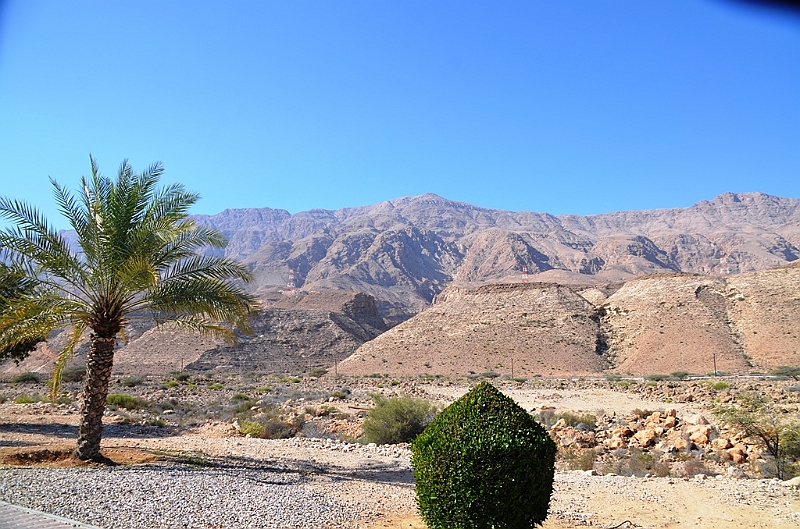 102_Oman_Sinkhole_Park.JPG