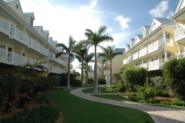 051_USA_Key_West_Hotel_Southernmost_on_the_Beach.JPG