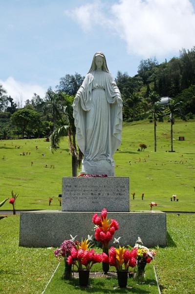 133_USA_Hawaii_Oahu_Valley_of_the_Temples.JPG