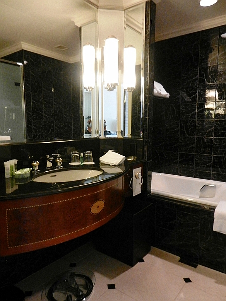 002_Tokyo_Westin_Hotel.JPG